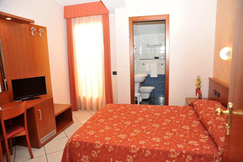 Hotel Stazione Livorno Exterior photo