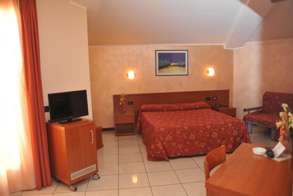 Hotel Stazione Livorno Exterior photo