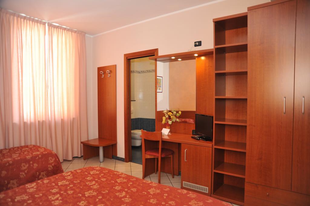 Hotel Stazione Livorno Exterior photo