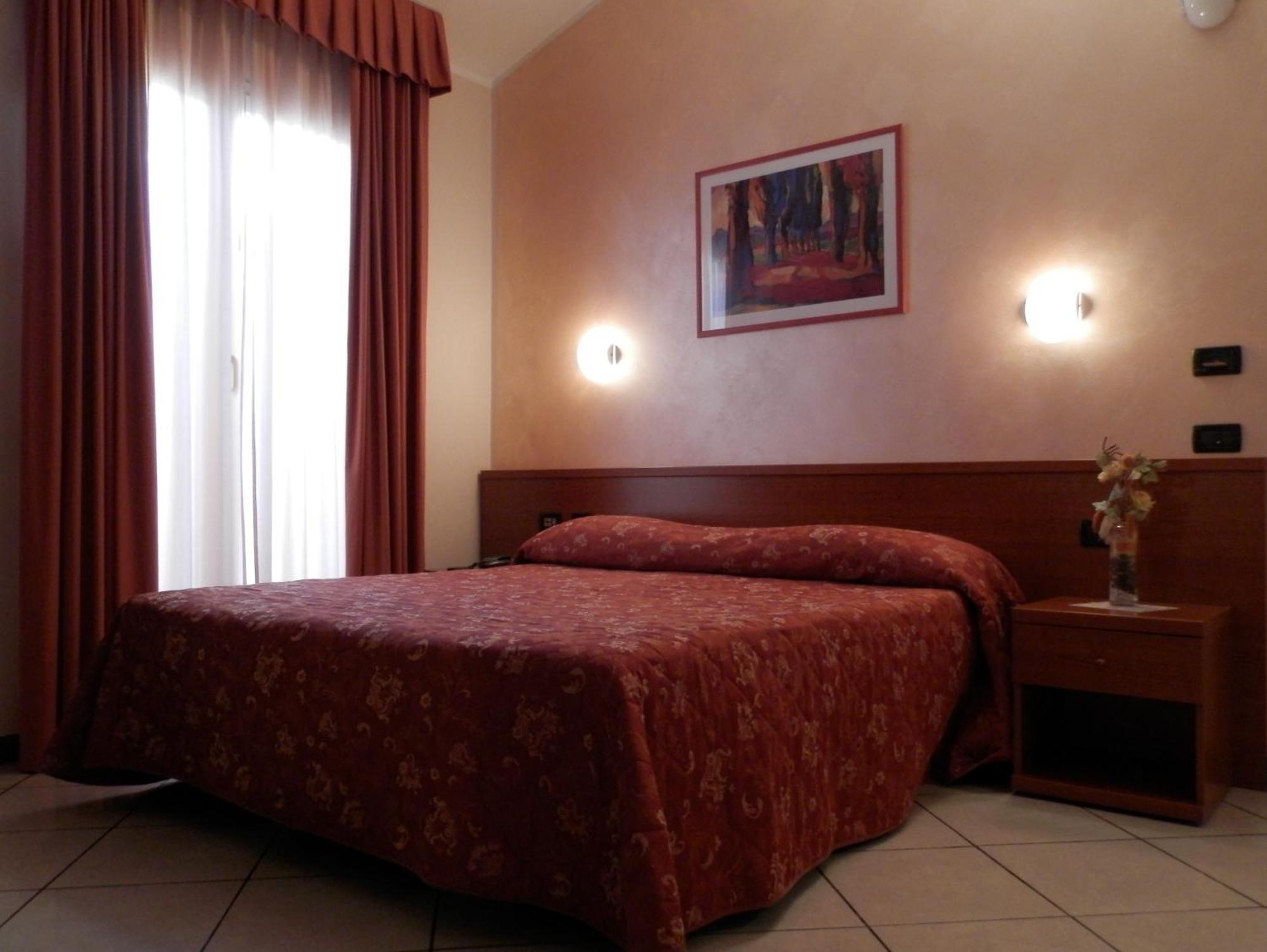 Hotel Stazione Livorno Exterior photo