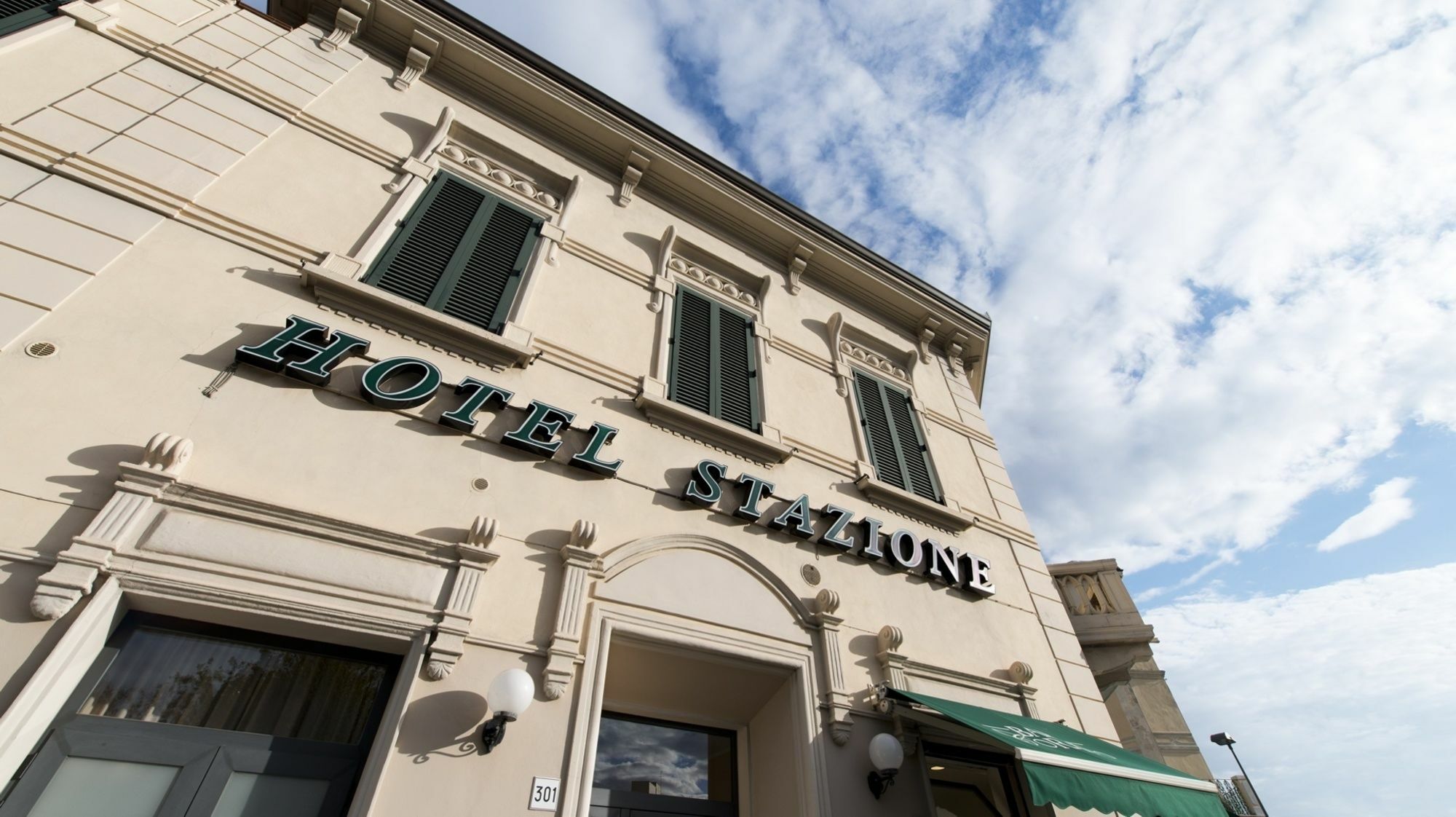 Hotel Stazione Livorno Exterior photo